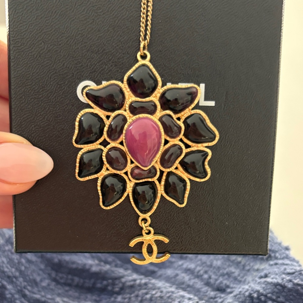 Chanel flower pendant  necklace
